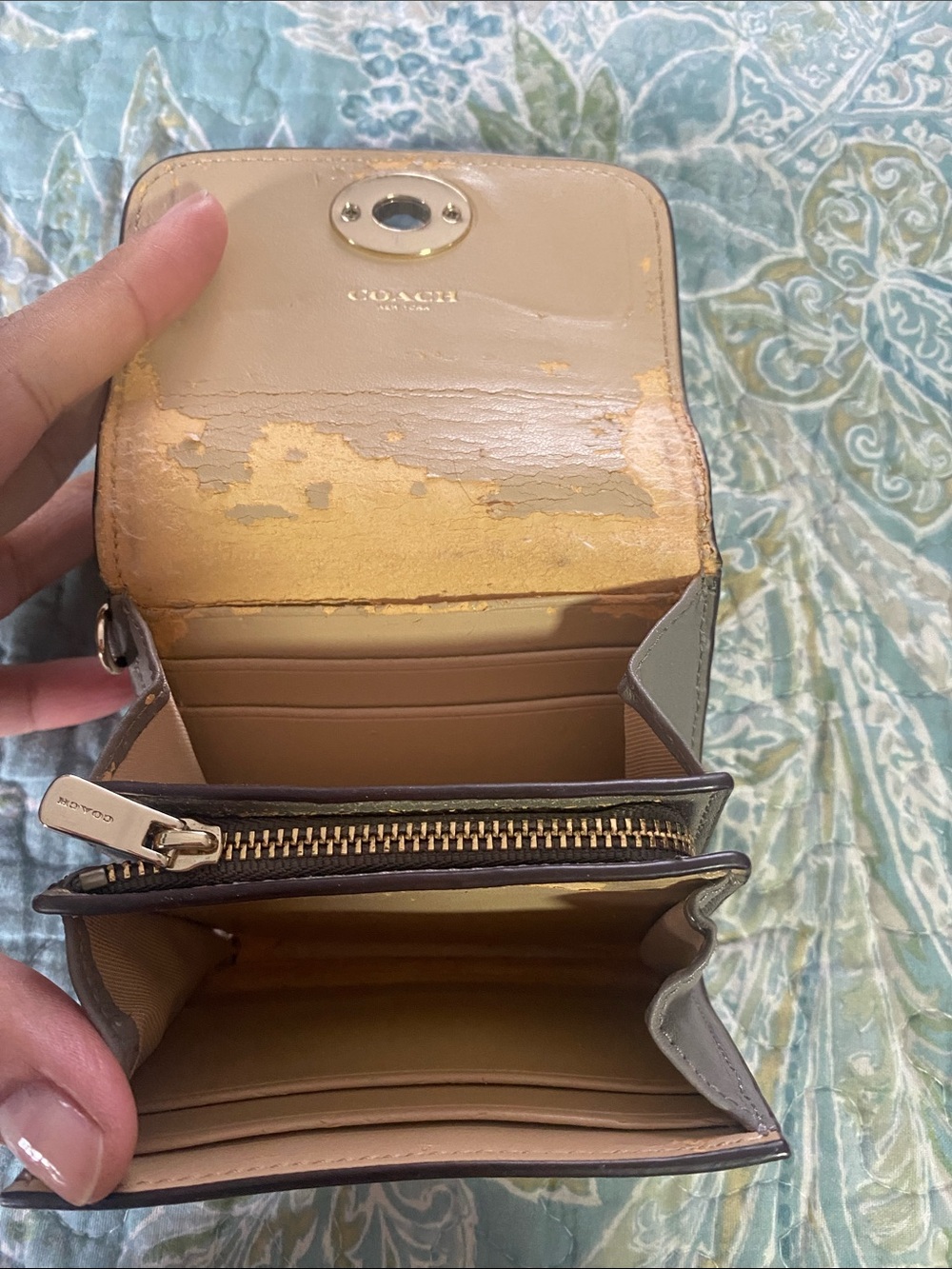 Coach Small Leather Wallet in Gray with Beige Accent - Picture 2 of 9